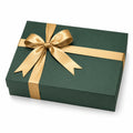 Scatola regalo 30 x 22 x 8 cm in cartone verde con nastro dorato stile elegante